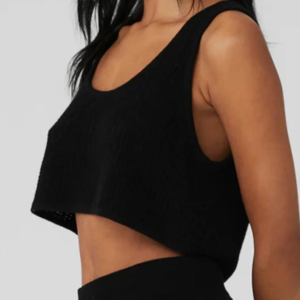 ALO Yoga Cashmere Plush Waffle Knit Cropped Tank Top Black sz SMALL